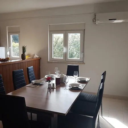 Mania Apartment