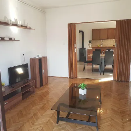 Mania Apartment